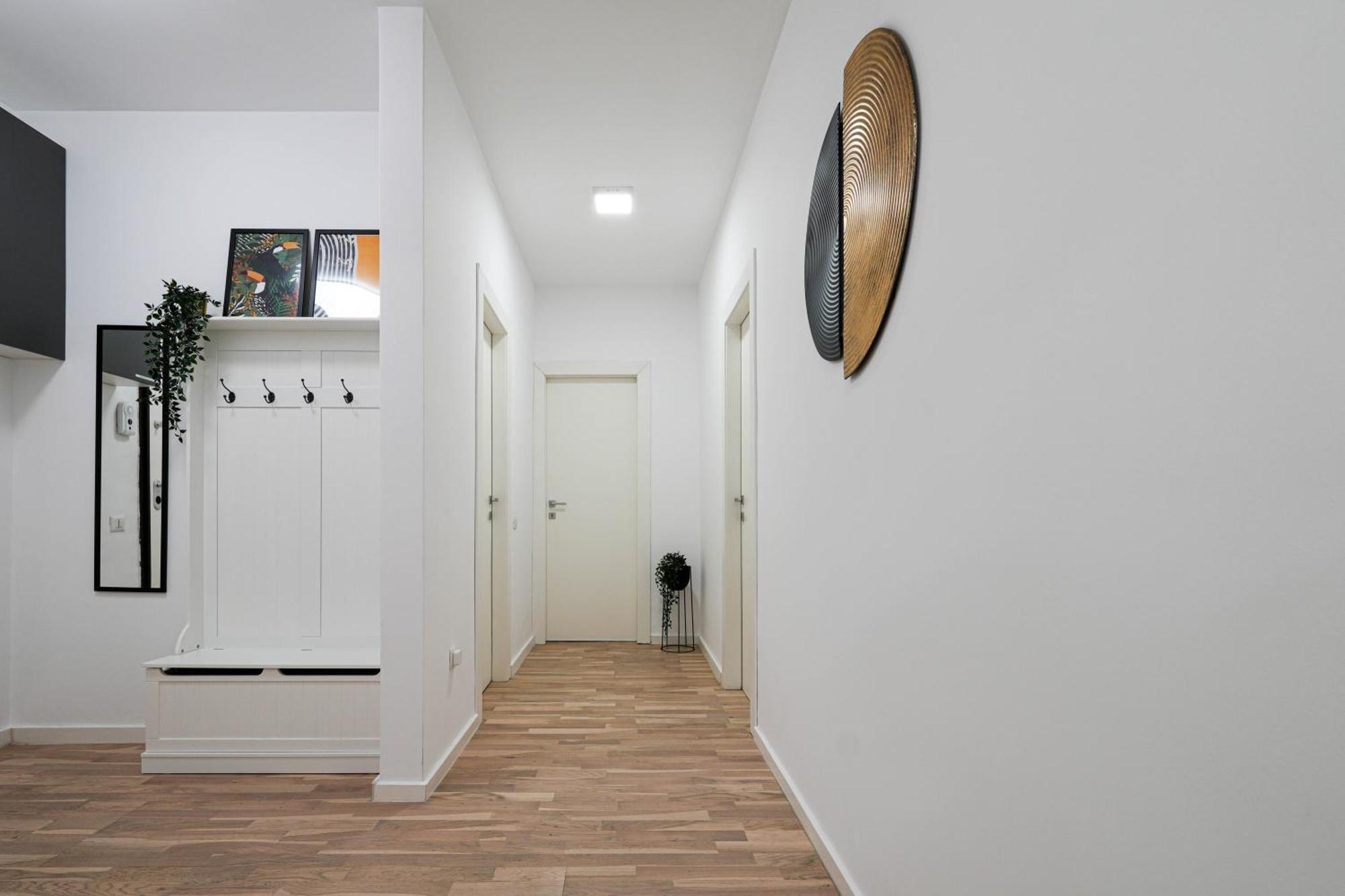 Gabi - Chic Apt With Parking Close To Veranda Mall 부쿠레슈티 외부 사진
