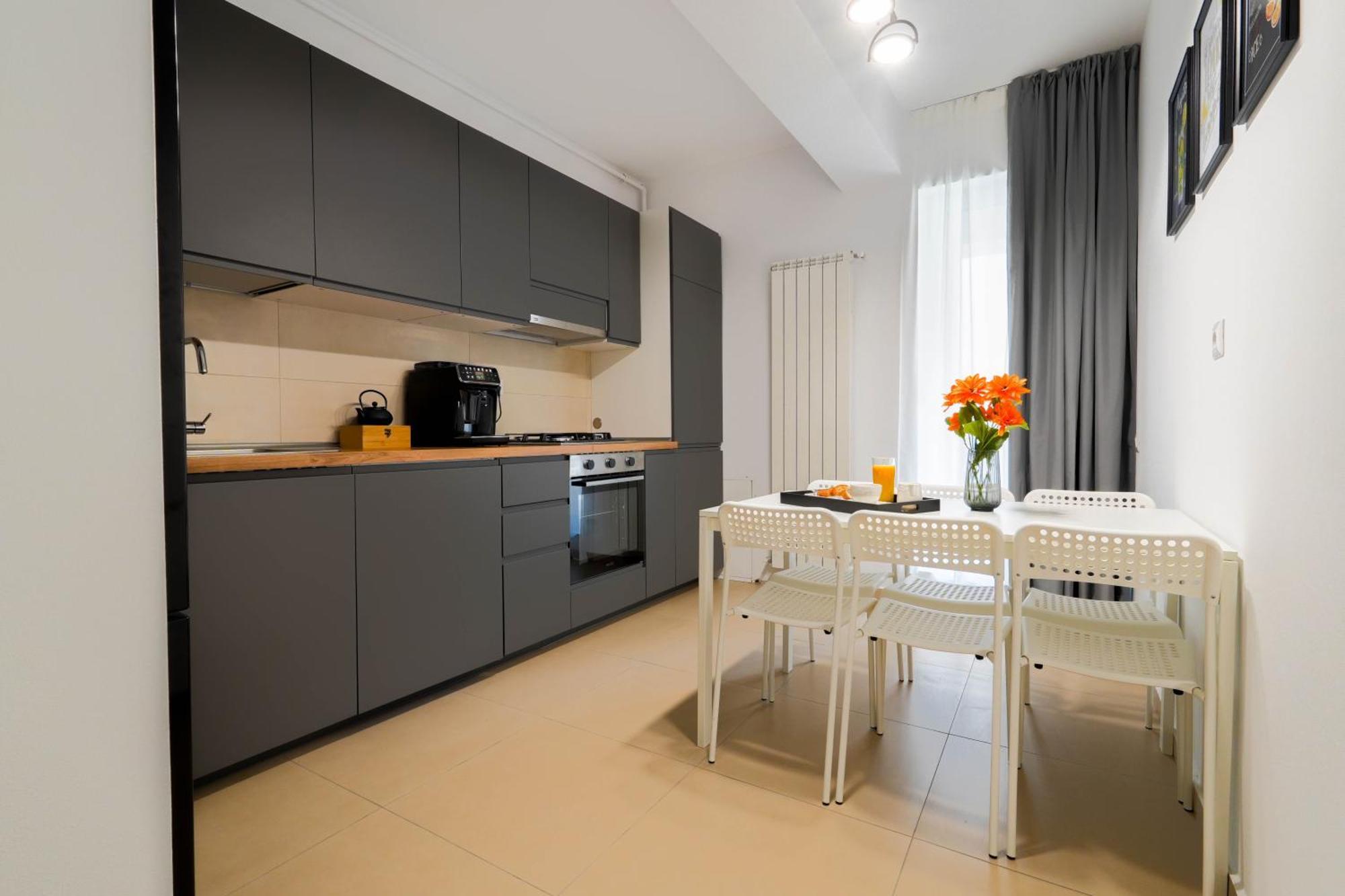 Gabi - Chic Apt With Parking Close To Veranda Mall 부쿠레슈티 외부 사진